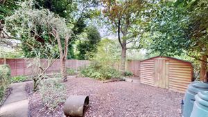 bottom garden area 2 - click for photo gallery